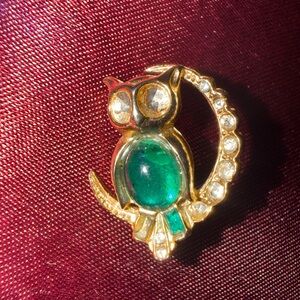 Vintage Possibly Jellybelly Gold tone and Green Owl Brooch